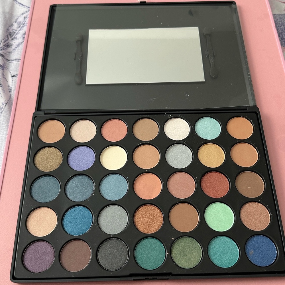 Célavi 35 Color Eyeshadow Palette - Professional Shimmer